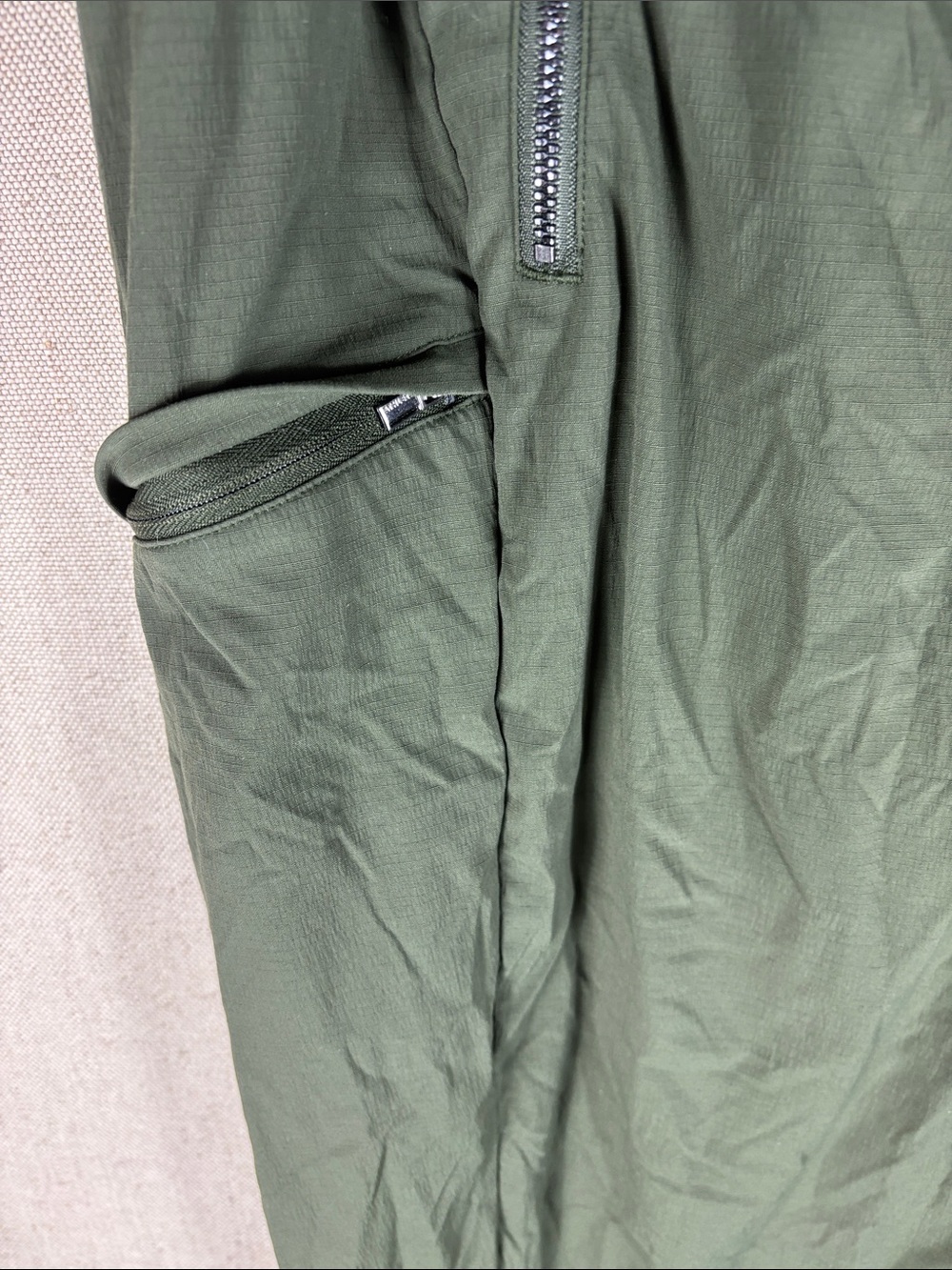 Athleta > Olive Green Active Zip-Pocket Ankle Pants 12 - Picture 4 of 8